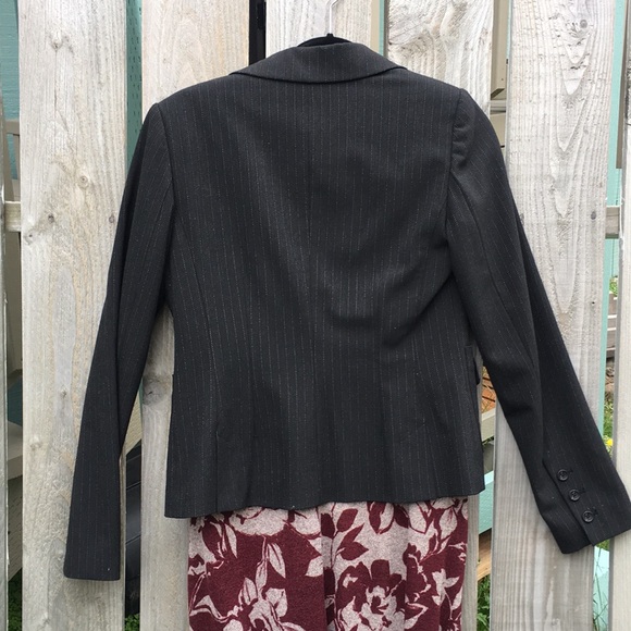 Black pin stripe blazer - Picture 10 of 14